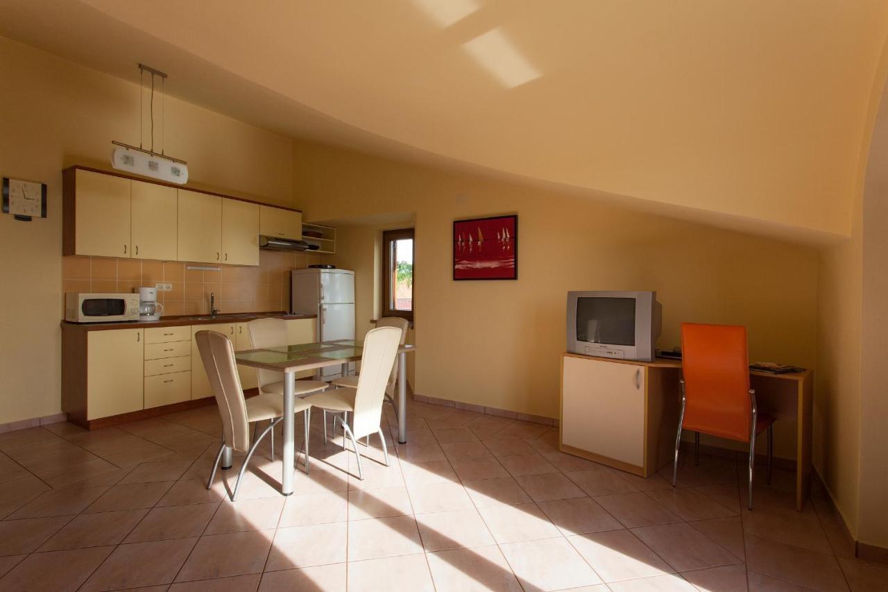 Apartman Vjekoslav Krk Town Exteriér fotografie